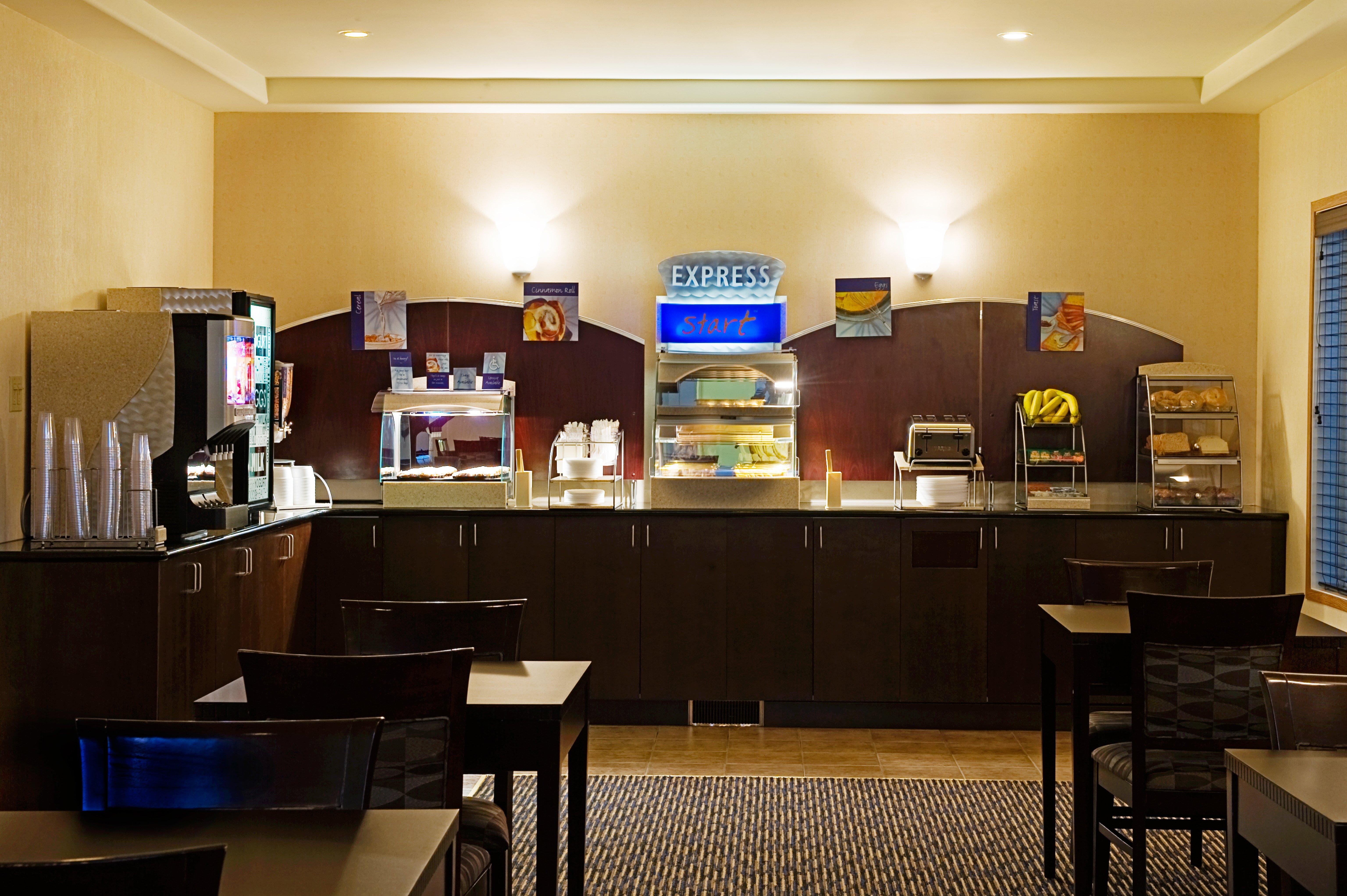 Holiday Inn Express & Suites-Regina-South By Ihg Exterior photo
