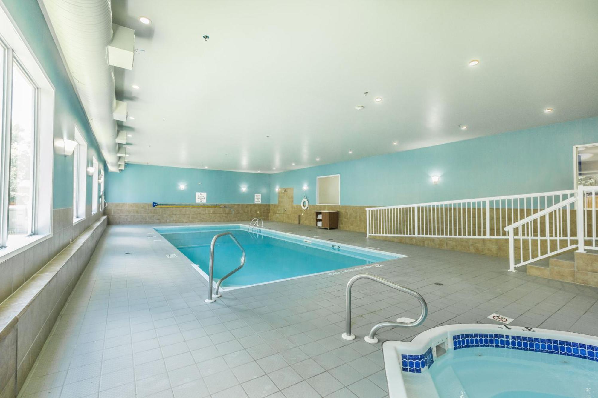 Holiday Inn Express & Suites-Regina-South By Ihg Exterior photo