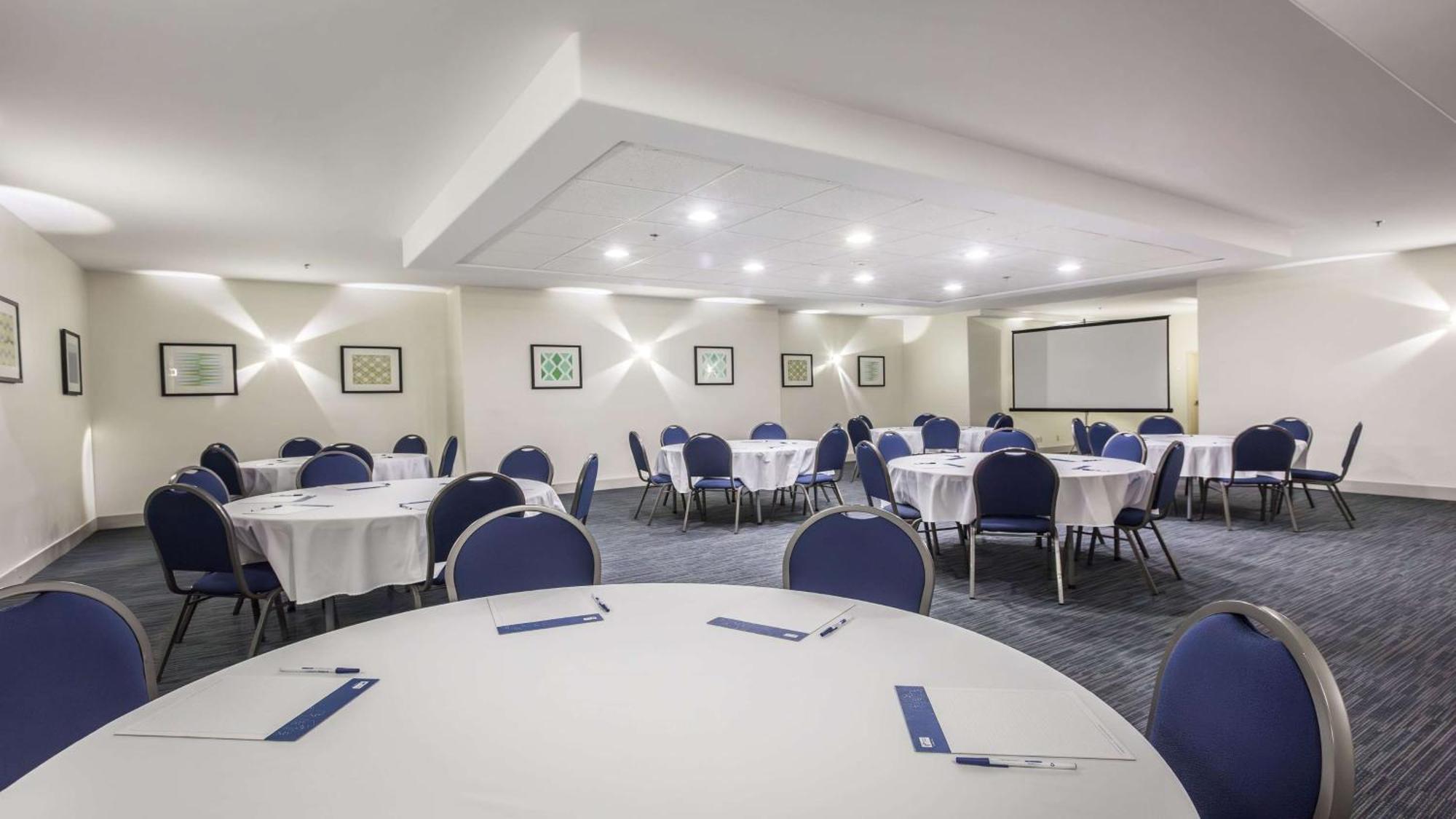 Holiday Inn Express & Suites-Regina-South By Ihg Exterior photo