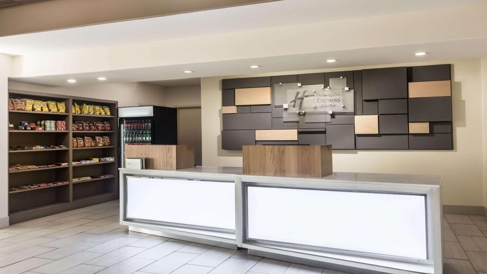 Holiday Inn Express & Suites-Regina-South By Ihg Exterior photo