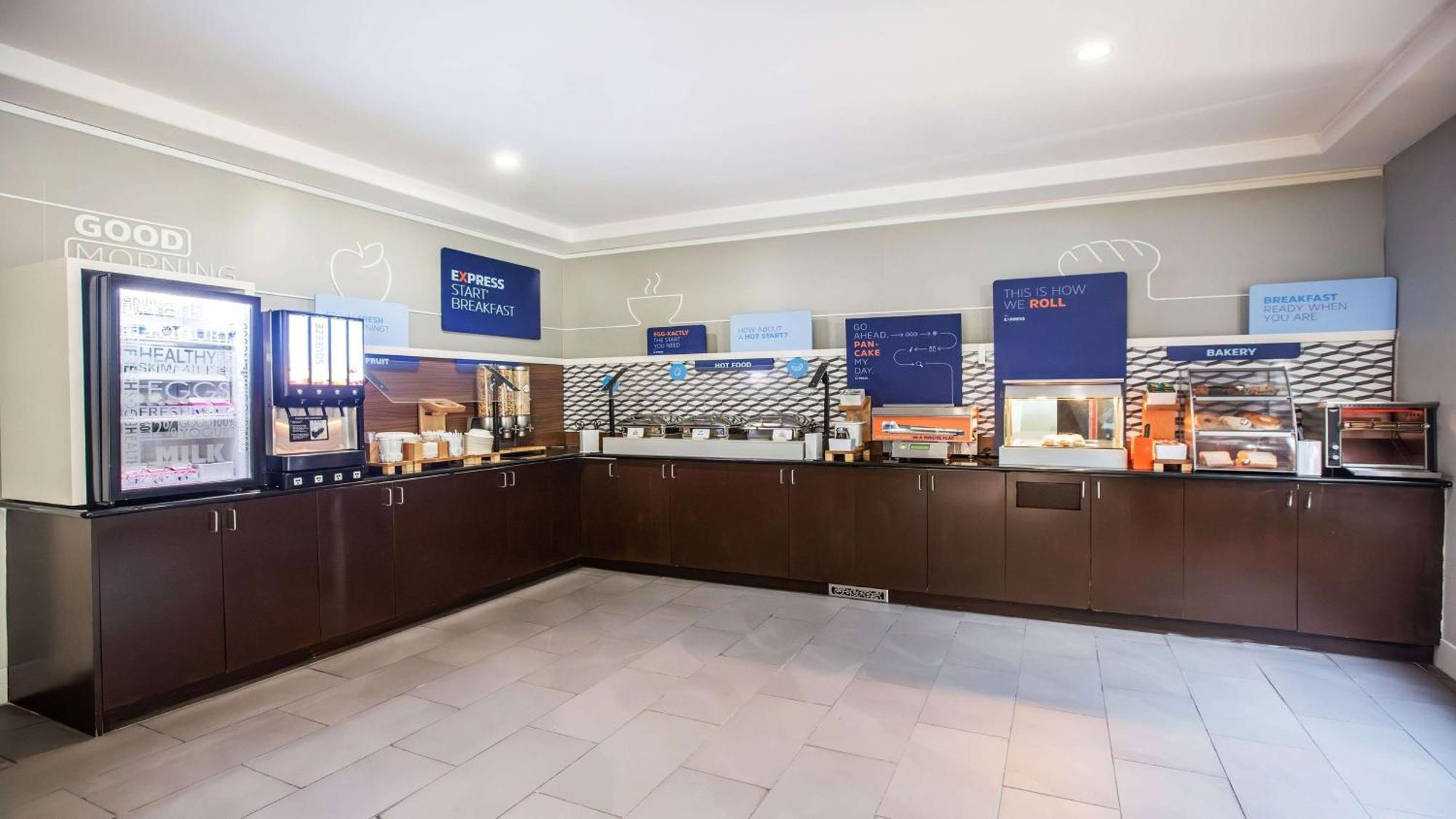 Holiday Inn Express & Suites-Regina-South By Ihg Exterior photo