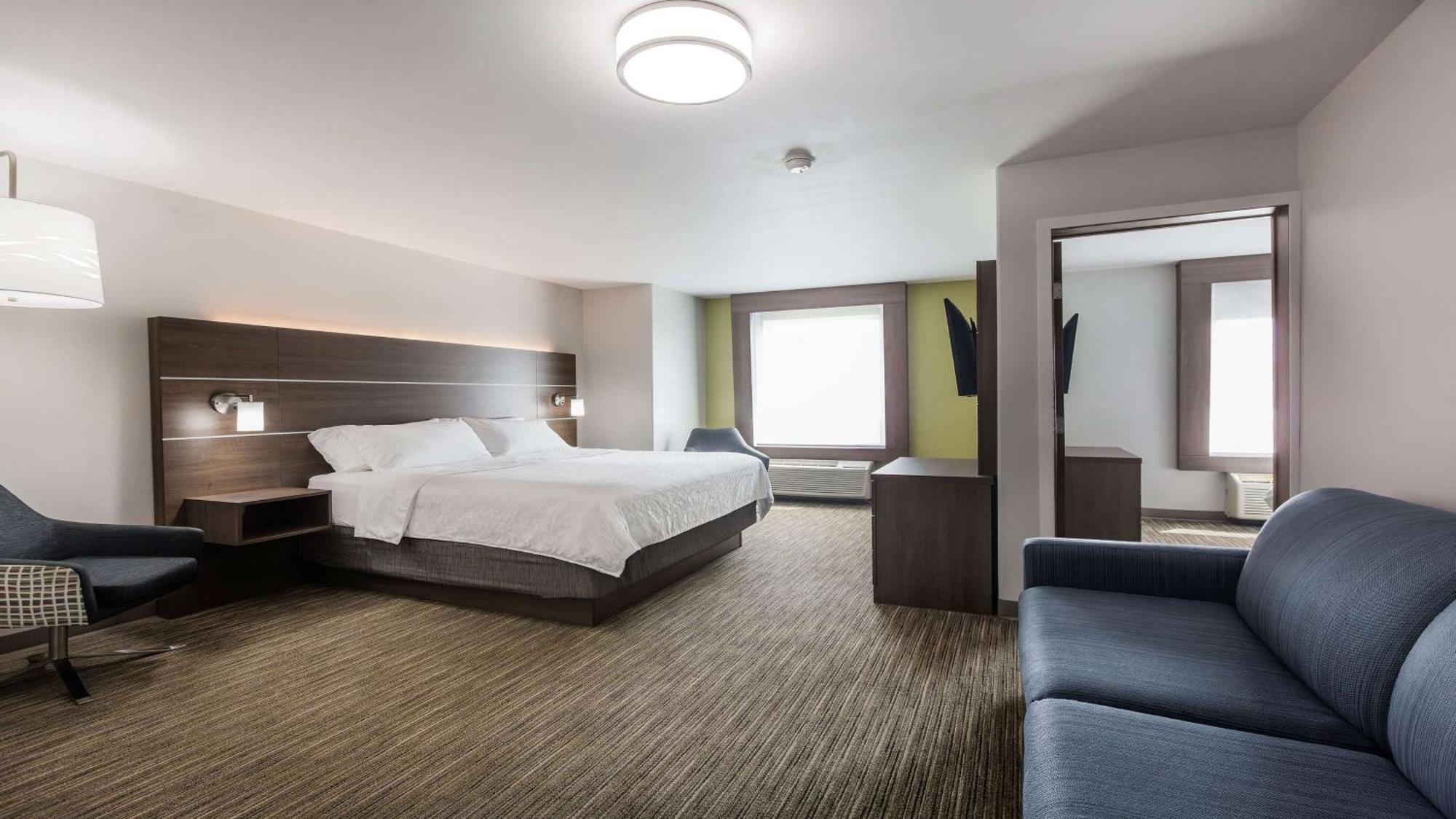 Holiday Inn Express & Suites-Regina-South By Ihg Exterior photo