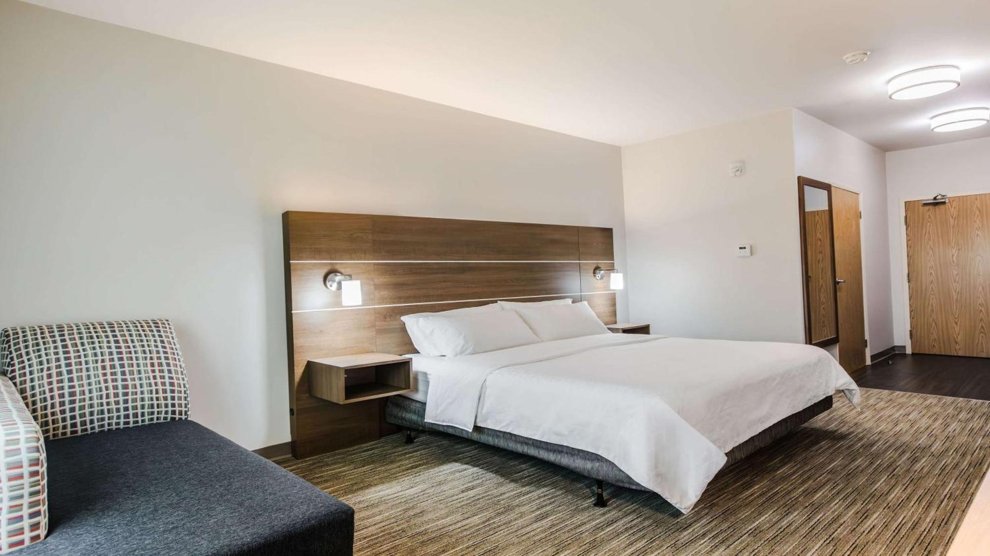 Holiday Inn Express & Suites-Regina-South By Ihg Exterior photo