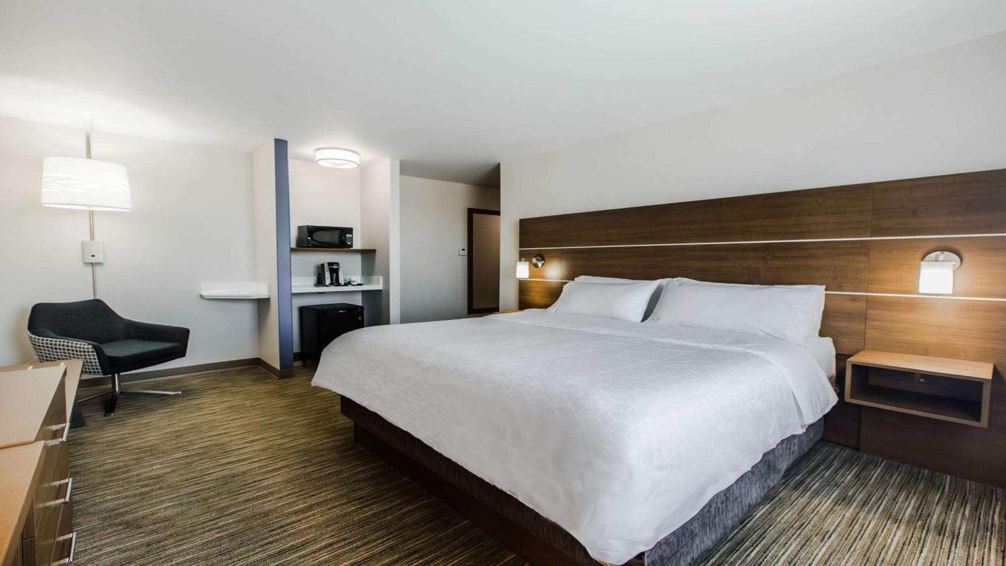 Holiday Inn Express & Suites-Regina-South By Ihg Exterior photo