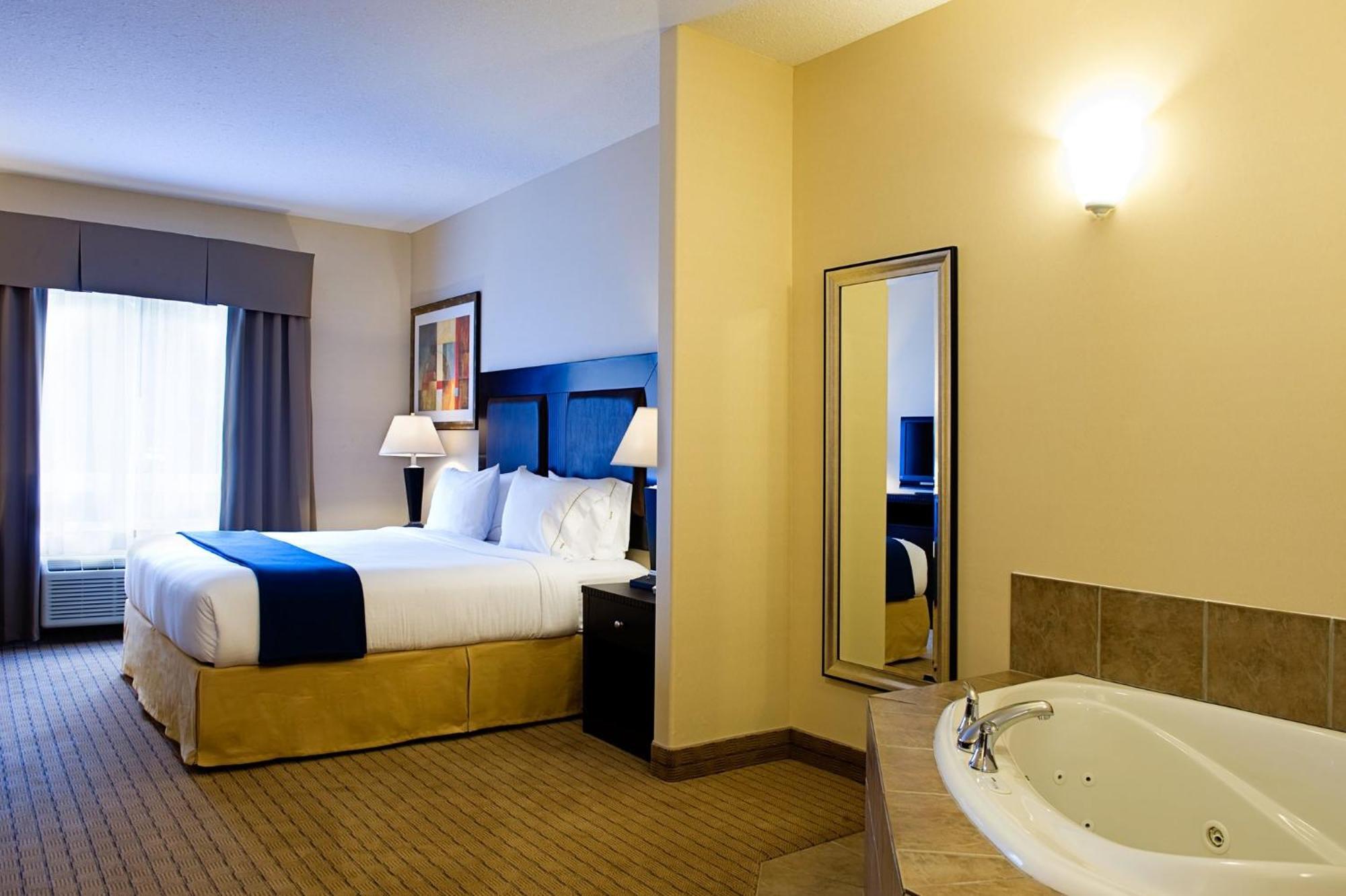 Holiday Inn Express & Suites-Regina-South By Ihg Exterior photo