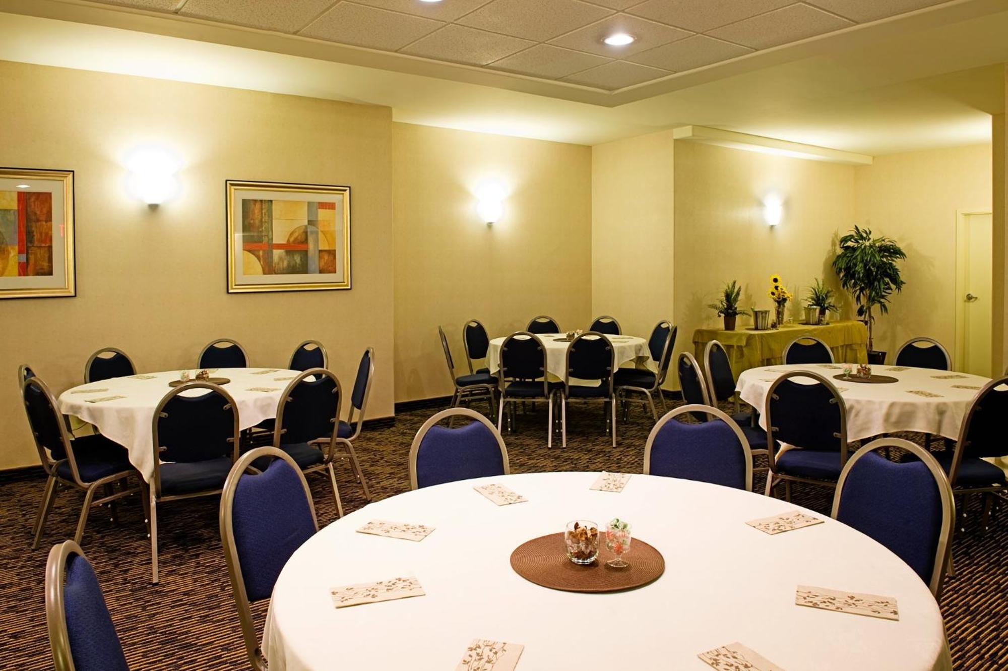 Holiday Inn Express & Suites-Regina-South By Ihg Exterior photo